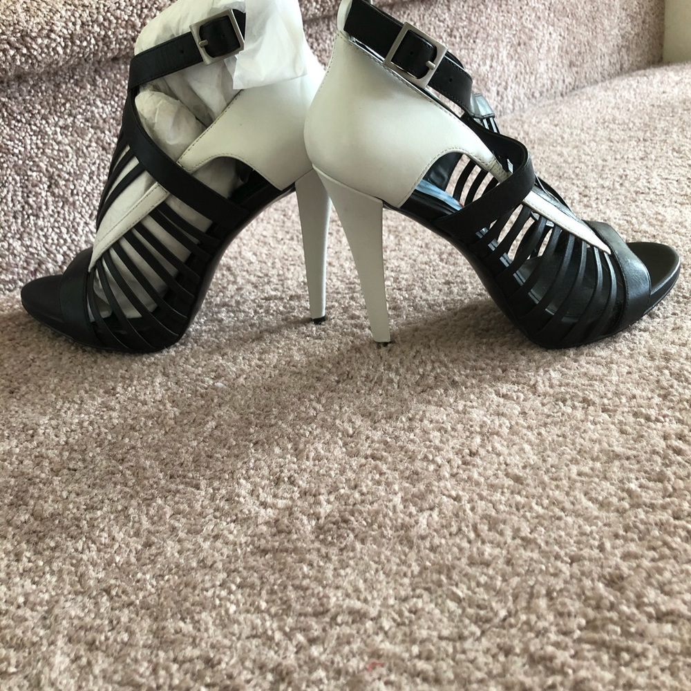 Shoes - Picture 4 of 5